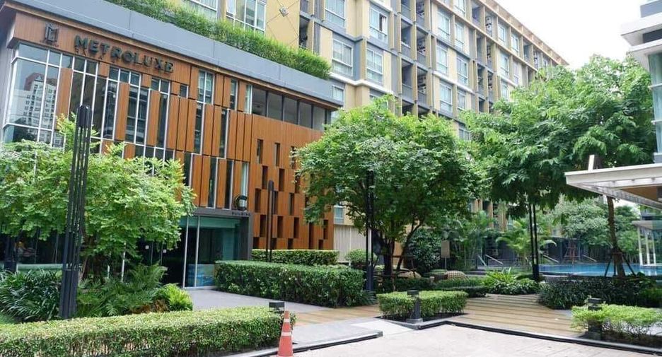 For sale 1 bed condo in Khlong Toei, Bangkok