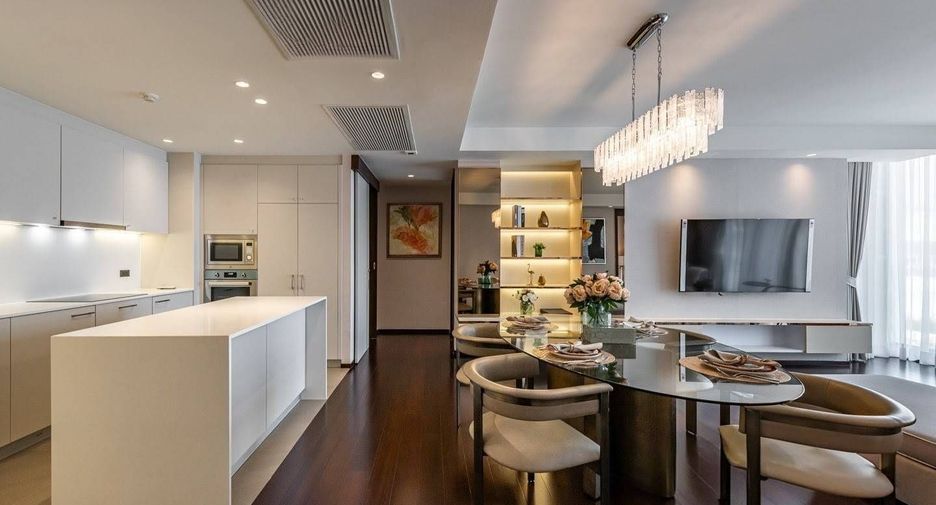 For rent 2 bedrooms condo in Watthana, Bangkok
