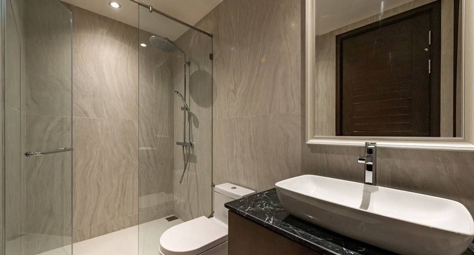 For rent 2 bedrooms condo in Watthana, Bangkok