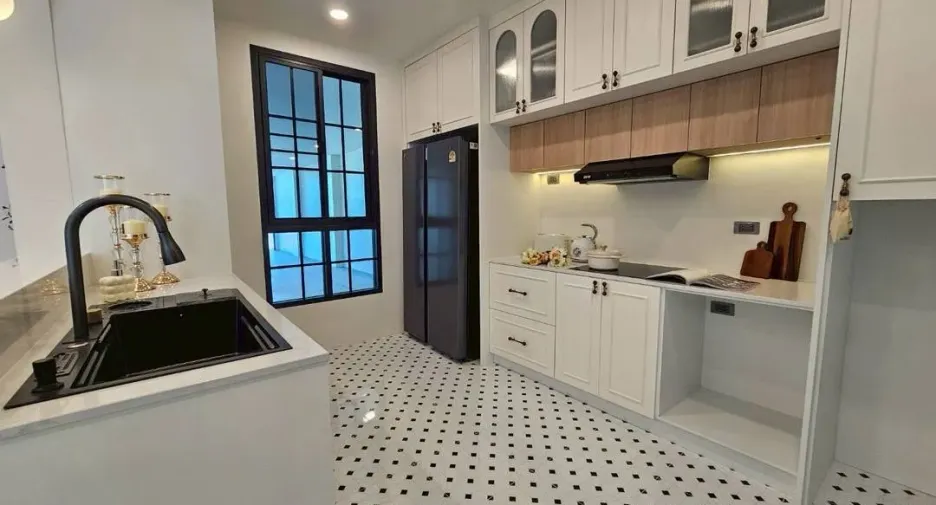 For sale 4 bedrooms villa in Mueang Chiang Mai, Chiang Mai