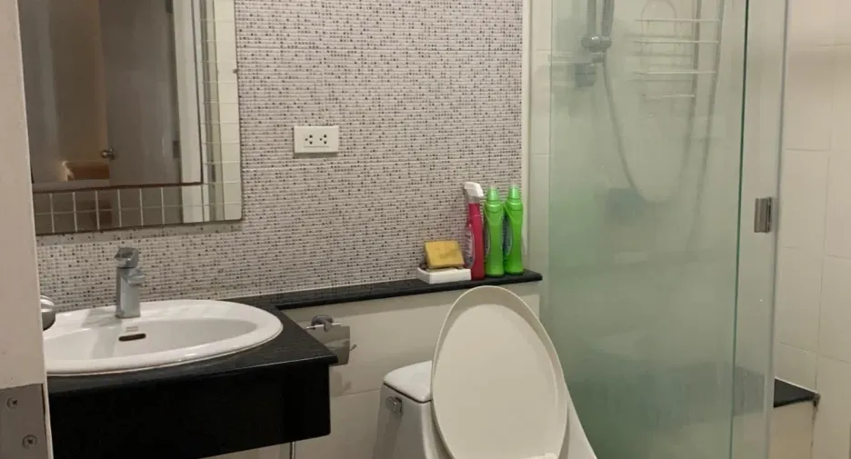 For rent 2 bedrooms condo in Ratchathewi, Bangkok