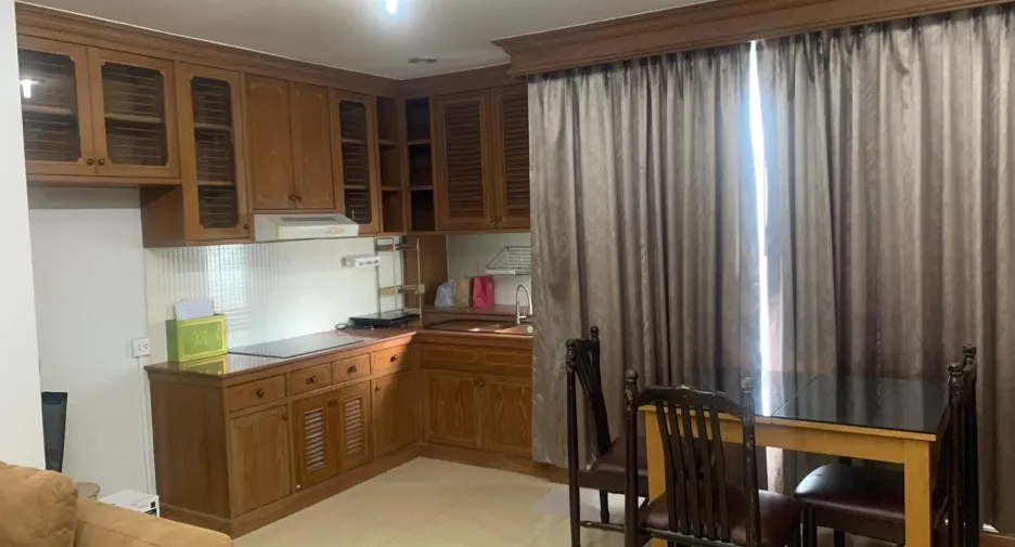 For rent 2 bedrooms condo in Ratchathewi, Bangkok