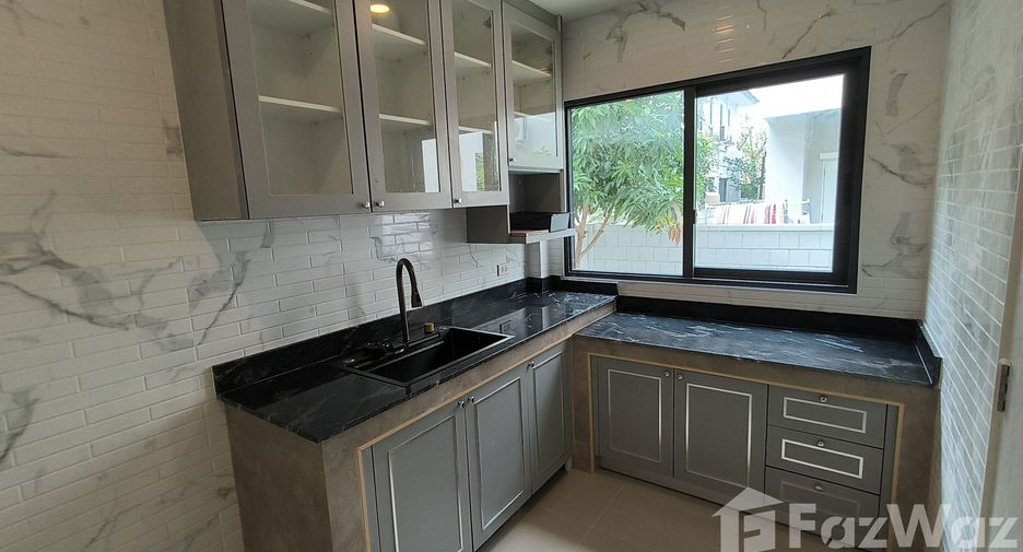 For sale 4 bedrooms house in Bang Phli, Samut Prakan