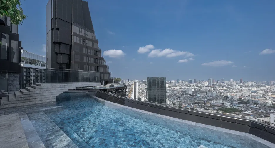 For sale and for rent 2 bedrooms condo in Khlong Toei, Bangkok