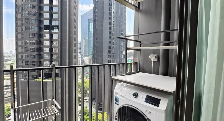 For rent studio condo in Huai Khwang, Bangkok