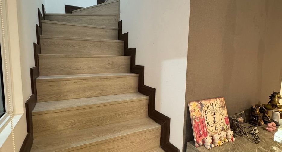 For rent 3 bedrooms townhouse in Mueang Chiang Mai, Chiang Mai