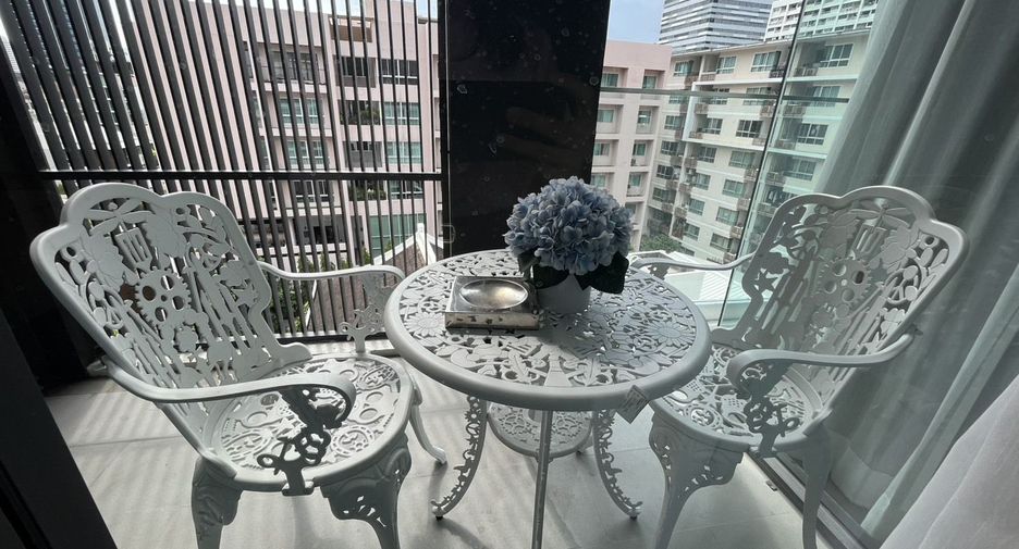For rent 2 bedrooms condo in Watthana, Bangkok