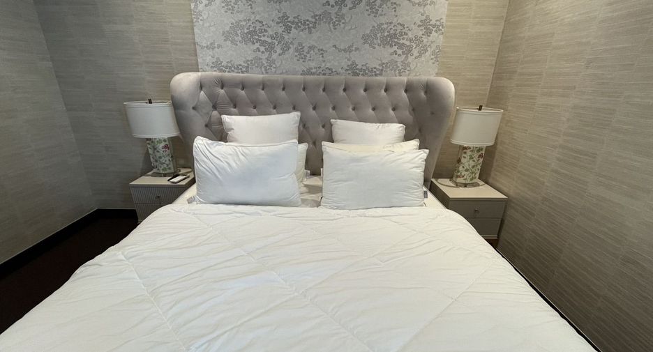 For rent 2 bedrooms condo in Watthana, Bangkok