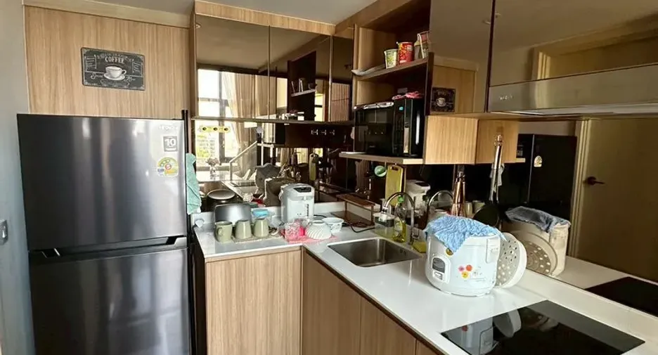 For rent 4 bedrooms condo in Khlong Toei, Bangkok