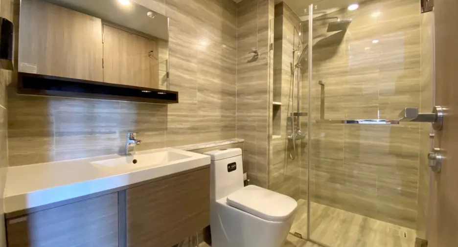For rent 1 bed condo in Phaya Thai, Bangkok