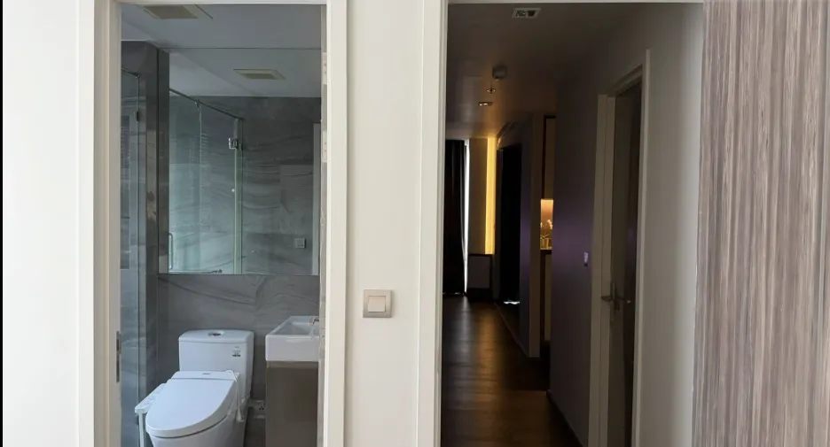 For rent 2 bedrooms condo in Khlong Toei, Bangkok