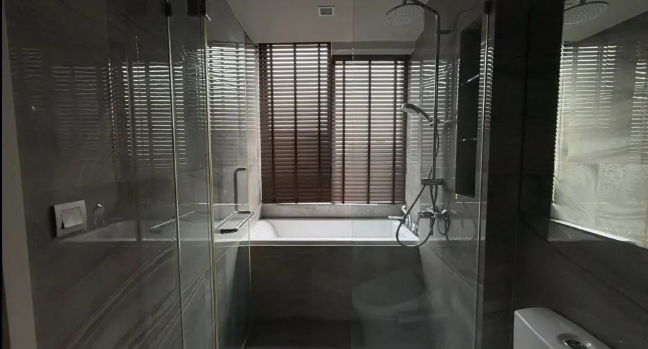 For rent 2 bedrooms condo in Khlong Toei, Bangkok