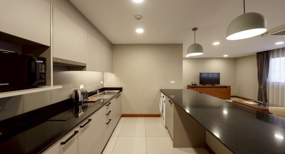 For rent 2 bedrooms apartment in Watthana, Bangkok