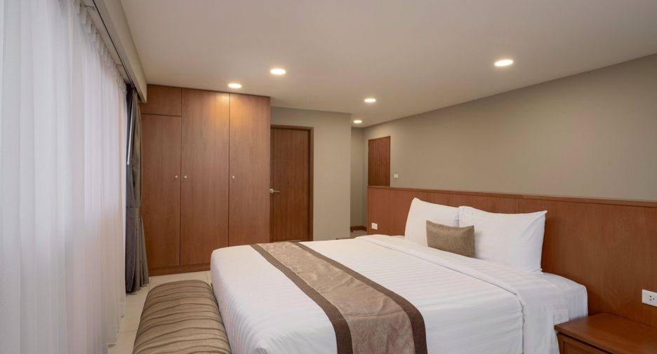 For rent 2 bedrooms apartment in Watthana, Bangkok