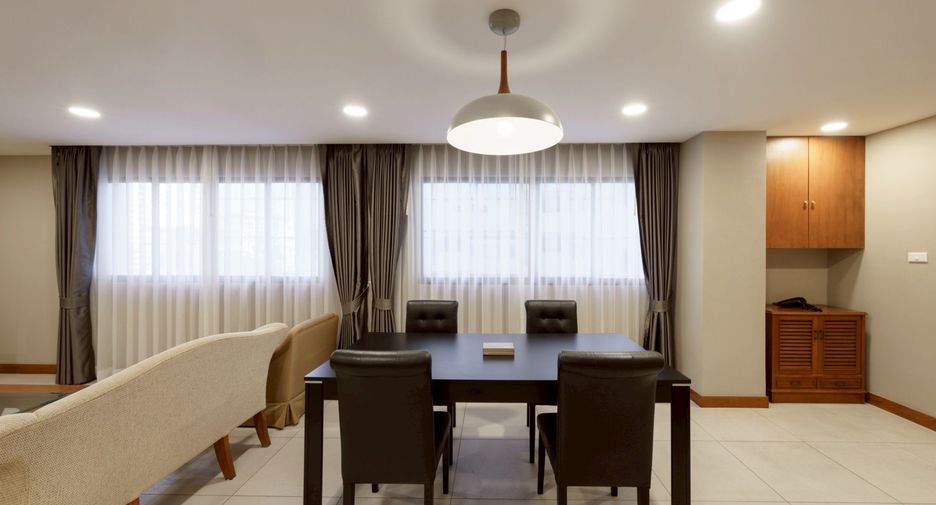 For rent 2 bedrooms apartment in Watthana, Bangkok