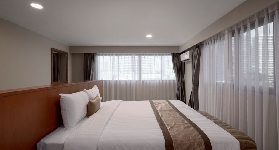 For rent 2 bedrooms apartment in Watthana, Bangkok