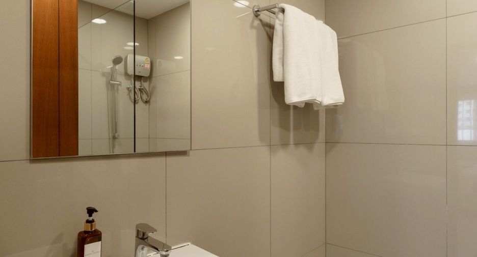 For rent 2 bedrooms apartment in Watthana, Bangkok