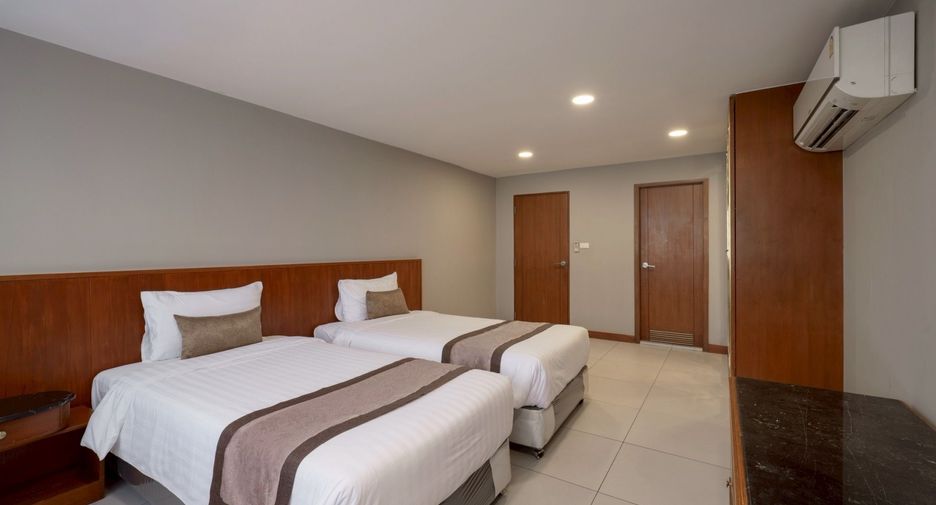 For rent 2 bedrooms apartment in Watthana, Bangkok