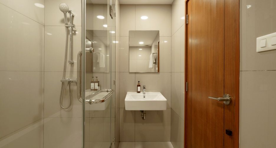 For rent 2 bedrooms apartment in Watthana, Bangkok