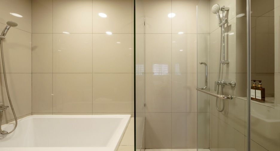 For rent 2 bedrooms apartment in Watthana, Bangkok