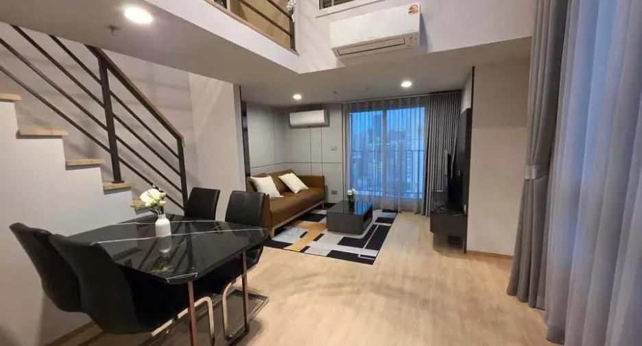 For rent 2 bedrooms condo in Bang Rak, Bangkok