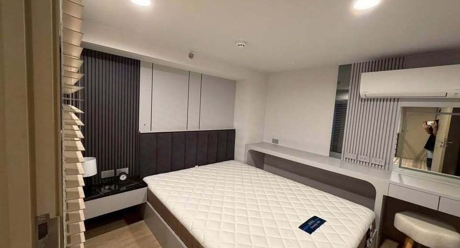 For rent 2 bedrooms condo in Bang Rak, Bangkok