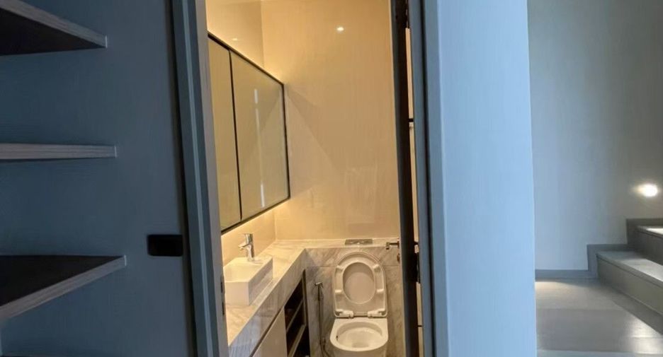 Casa en alquiler de 4 habitaciones en Watthana, Bangkok