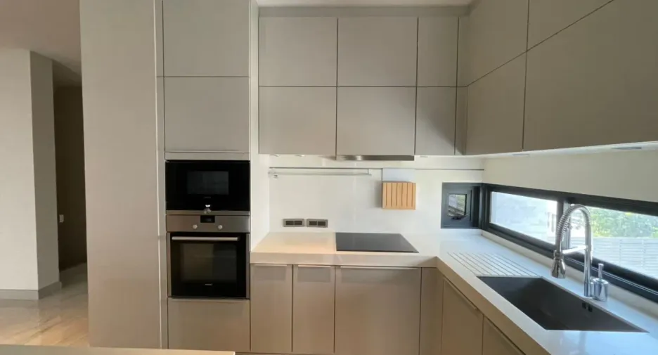 For rent 4 bedrooms house in Watthana, Bangkok