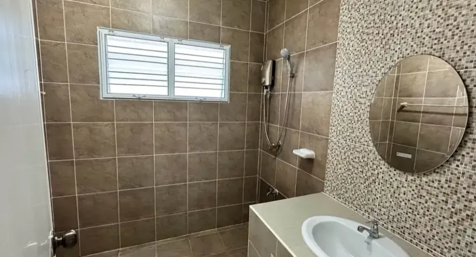 For rent 6 bedrooms house in Hang Dong, Chiang Mai