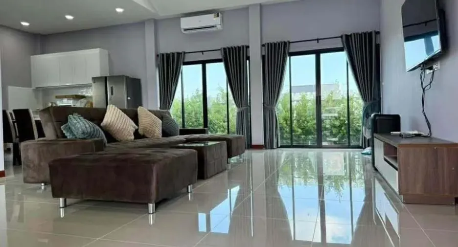 For rent 3 bedrooms villa in Hua Hin, Prachuap Khiri Khan