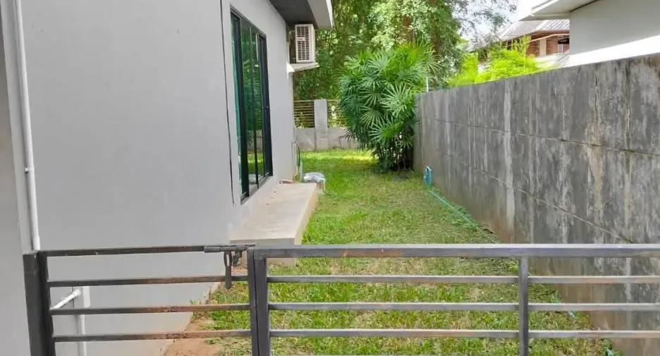 For sale 2 bedrooms townhouse in Mueang Chiang Mai, Chiang Mai