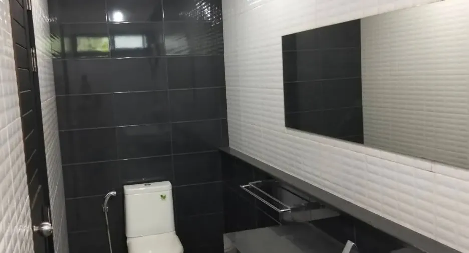 For sale 2 bedrooms townhouse in Mueang Chiang Mai, Chiang Mai