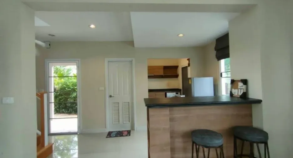 Casa en alquiler de 3 habitaciones en San Kamphaeng, Chiang Mai