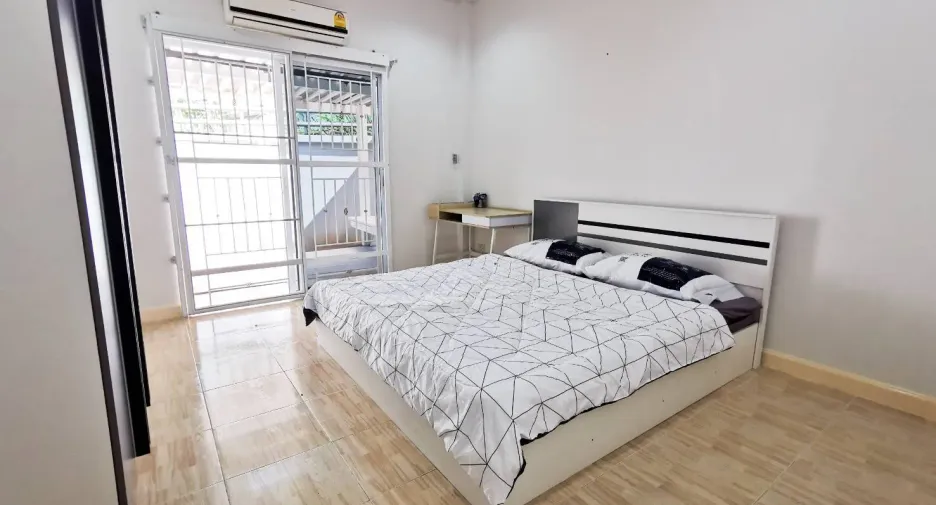 For rent 3 bedrooms house in Mueang Chiang Mai, Chiang Mai