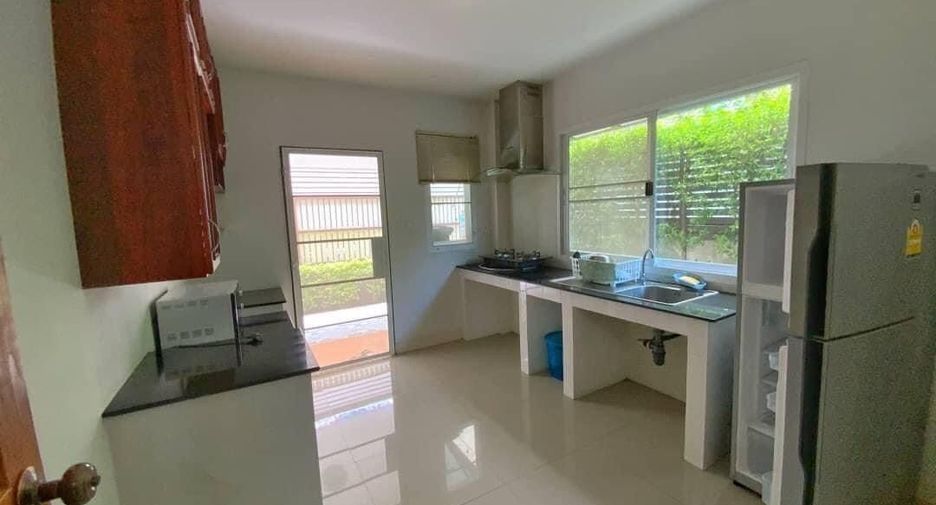 Casa en alquiler de 4 habitaciones en Saraphi, Chiang Mai