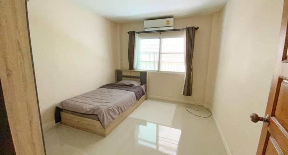 Casa en alquiler de 4 habitaciones en Saraphi, Chiang Mai