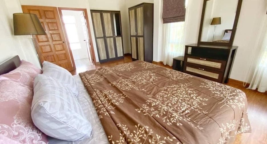 Casa en alquiler de 4 habitaciones en Saraphi, Chiang Mai