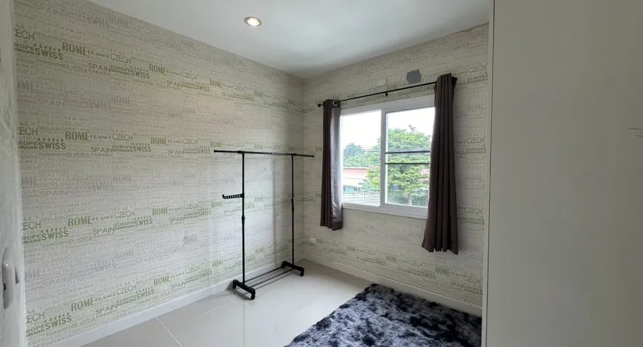 For rent 2 bedrooms townhouse in Mueang Chiang Mai, Chiang Mai