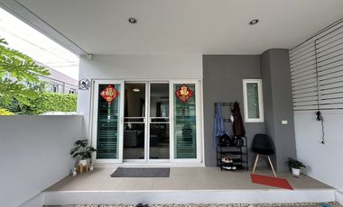 For rent 2 bedrooms townhouse in Mueang Chiang Mai, Chiang Mai