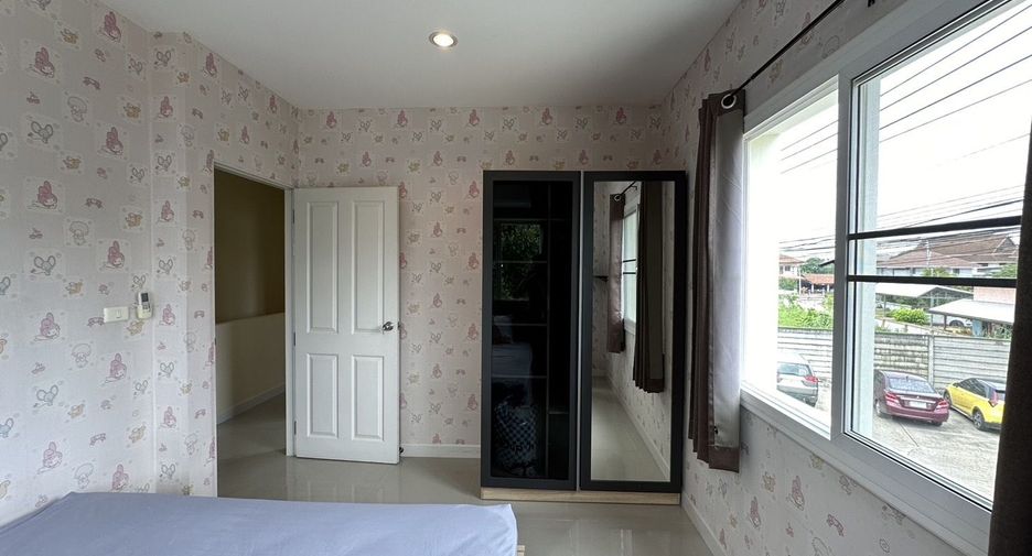 For rent 2 bedrooms townhouse in Mueang Chiang Mai, Chiang Mai