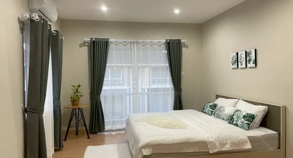 For rent 3 bedrooms house in San Kamphaeng, Chiang Mai