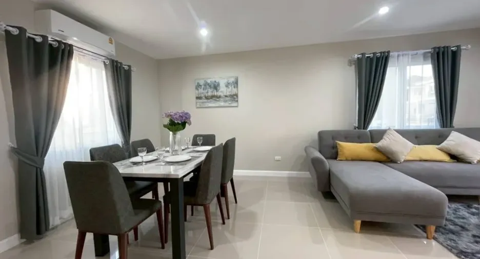 For rent 3 bedrooms house in San Kamphaeng, Chiang Mai
