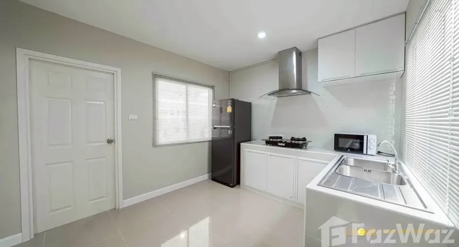 For rent 3 bedrooms house in San Kamphaeng, Chiang Mai
