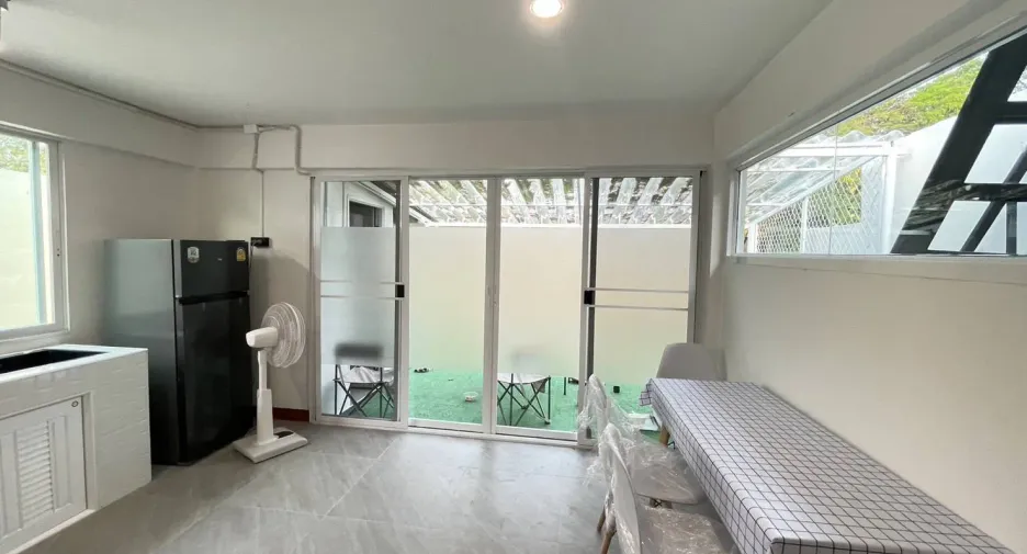 For rent 2 bedrooms townhouse in Mueang Chiang Mai, Chiang Mai