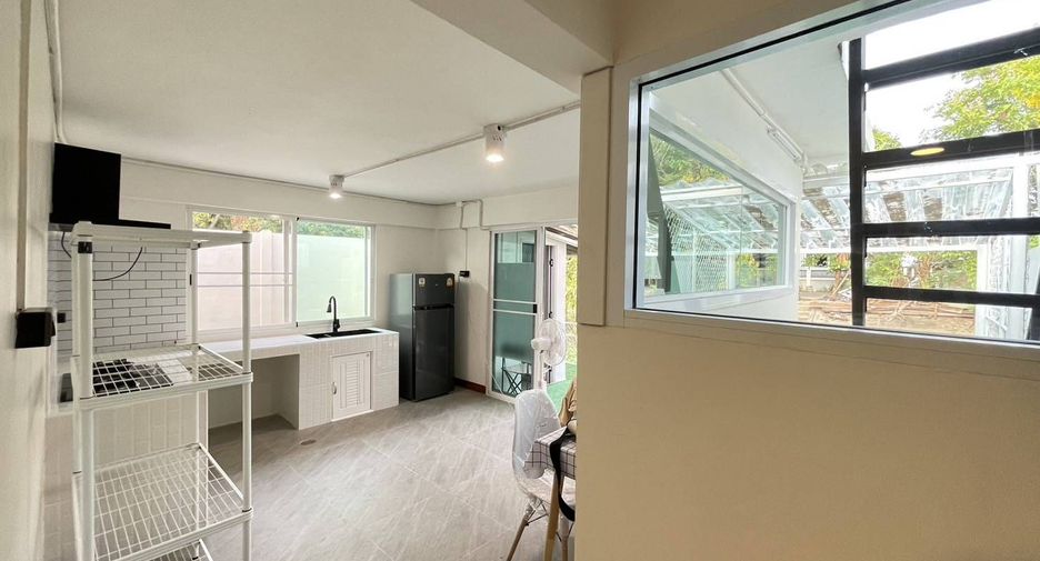 For rent 2 bedrooms townhouse in Mueang Chiang Mai, Chiang Mai