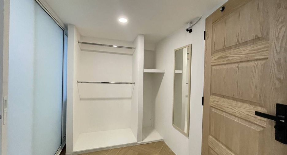 For rent 2 bedrooms townhouse in Mueang Chiang Mai, Chiang Mai