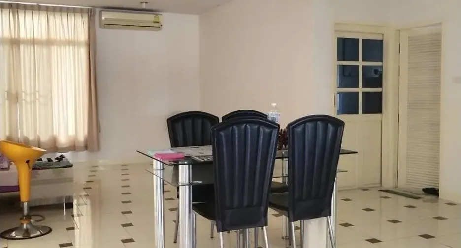 For rent 3 bedrooms house in Mueang Chiang Mai, Chiang Mai