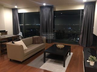 For rent 2 bedrooms condo in Yan Nawa, Bangkok