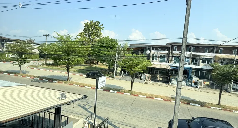 For sale 2 bedrooms townhouse in Doi Saket, Chiang Mai