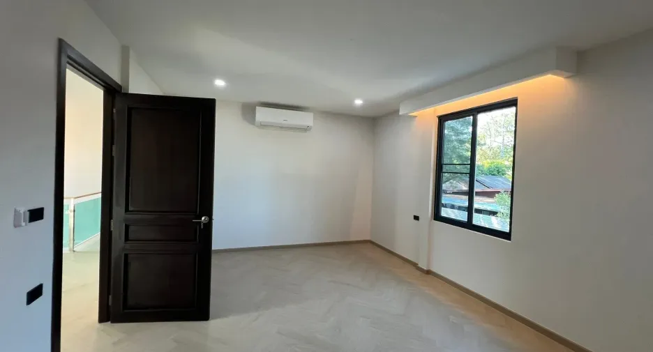 For sale 3 bedrooms villa in Mueang Chiang Mai, Chiang Mai